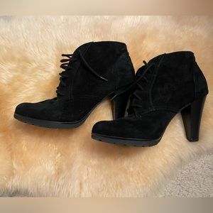 White Mountain, Sugarbabe style booties